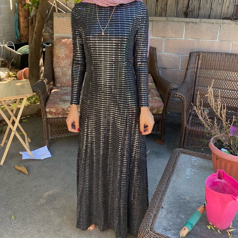 Long sleeve sequined maxi dress